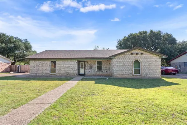 332 Bowie Lane, Hewitt, TX 76643