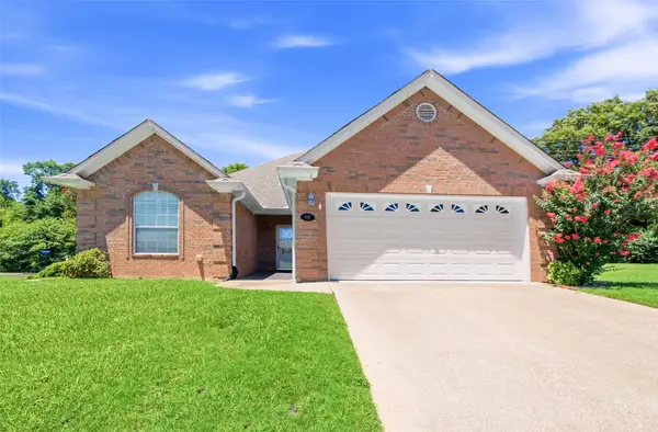 1801 Hollylake Circle, Tyler, TX 75703