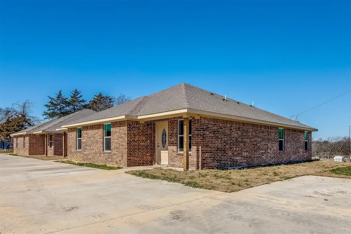 131-139 Houston Street, Italy, TX 76651 - #1