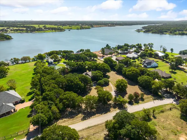 1829 W Lake Shore Drive, Alvarado, TX 76009