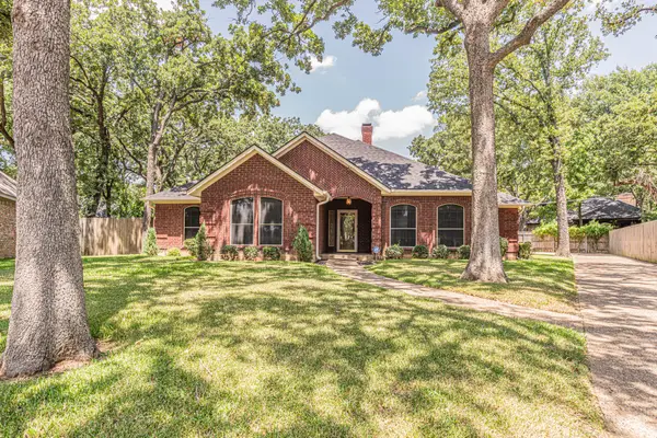 3901 Echo Hill Court, Arlington, TX 76001