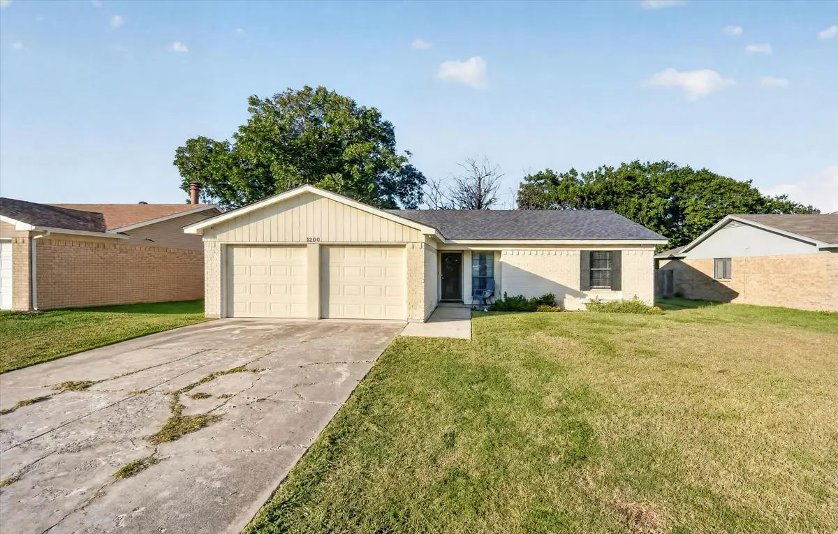 1200 E Georgian Road, Saginaw, TX 76179 - #1