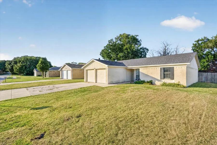 1200 E Georgian Road, Saginaw, TX 76179 - #2