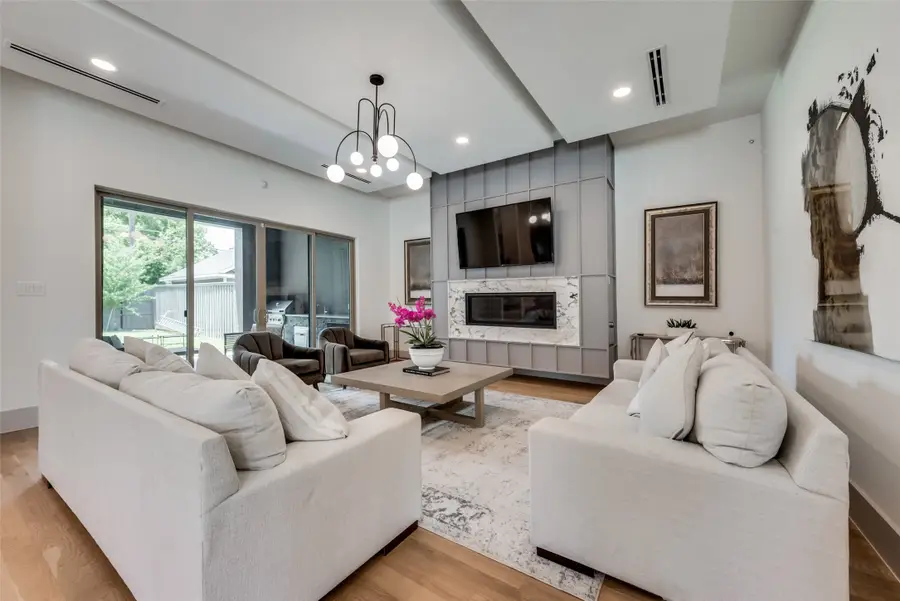 4528 W Amherst Avenue, Dallas, TX 75209 - #2