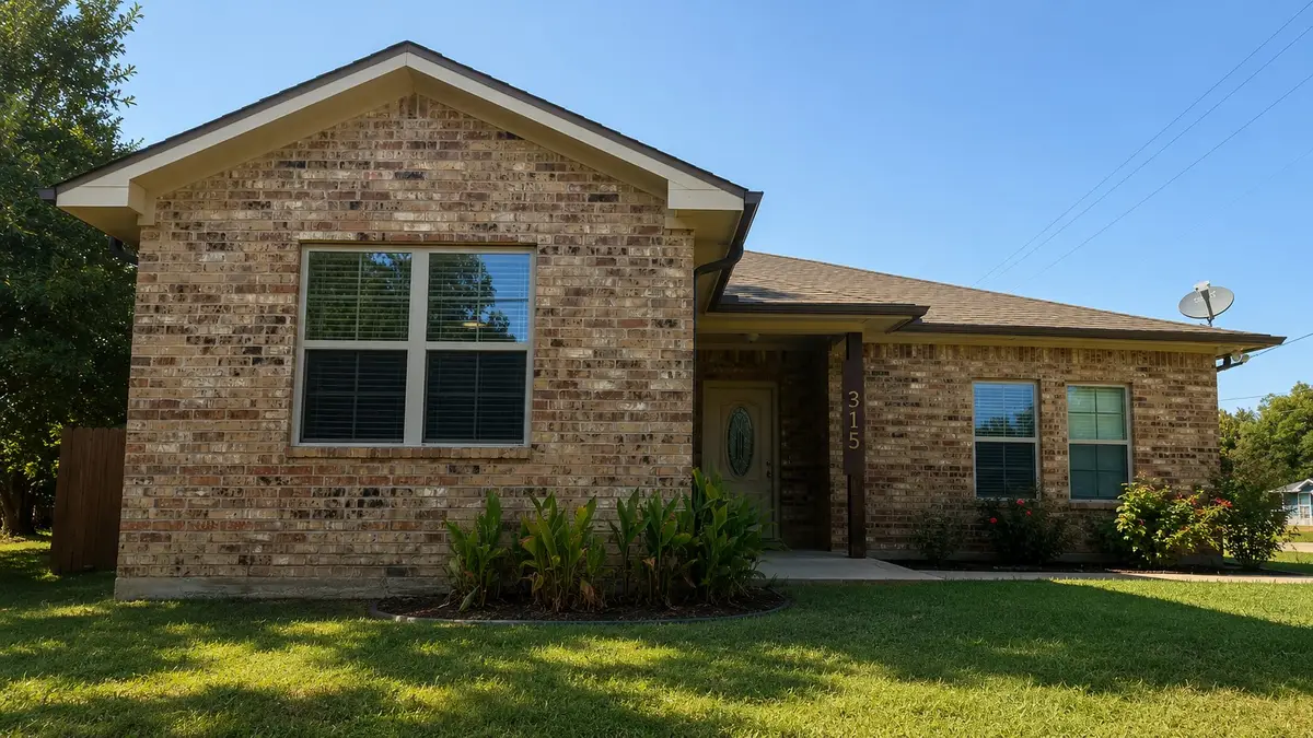 315 E Brockett Street, Sherman, TX 75090 - #1
