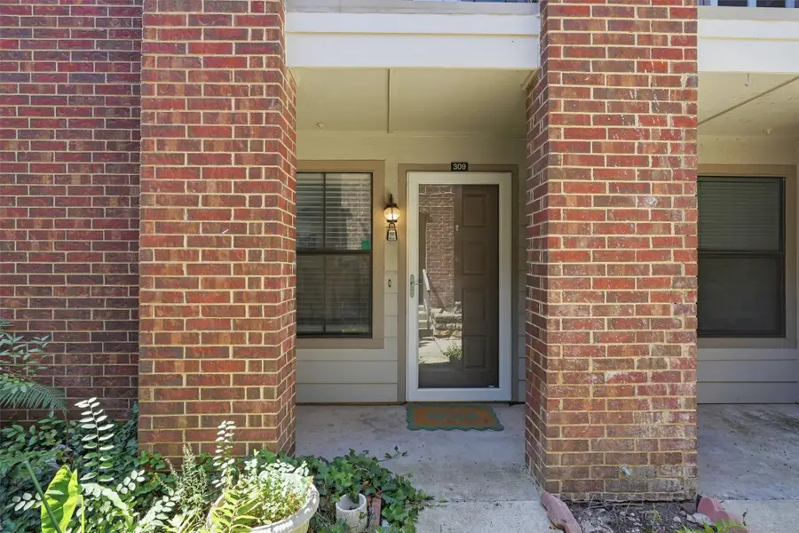 3201 Donnelly Circle #309, Fort Worth, TX 76107 - #2