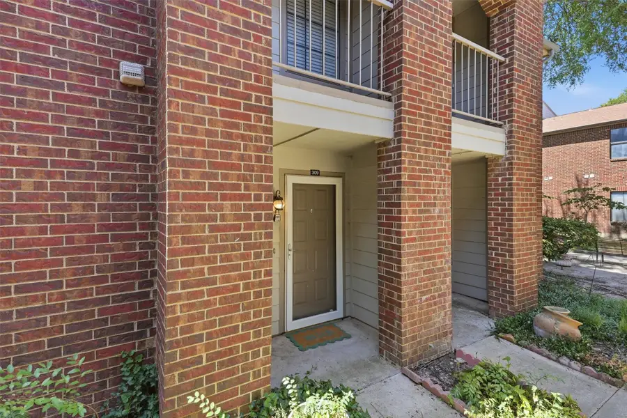 3201 Donnelly Circle #309, Fort Worth, TX 76107 - #3