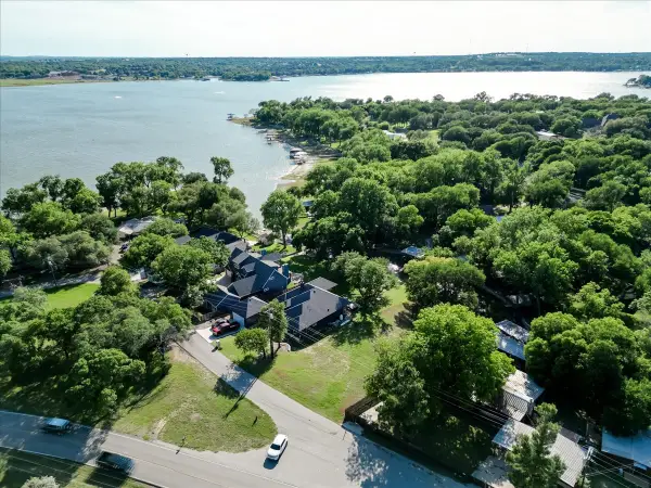 1115 E Lake Drive, Weatherford, TX 76087