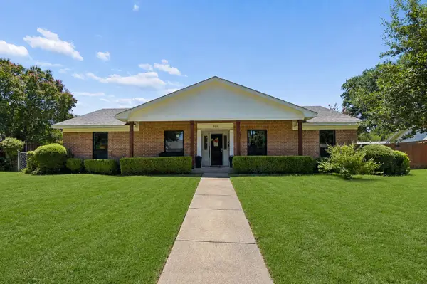 909 Sandalwood Avenue, Richardson, TX 75080