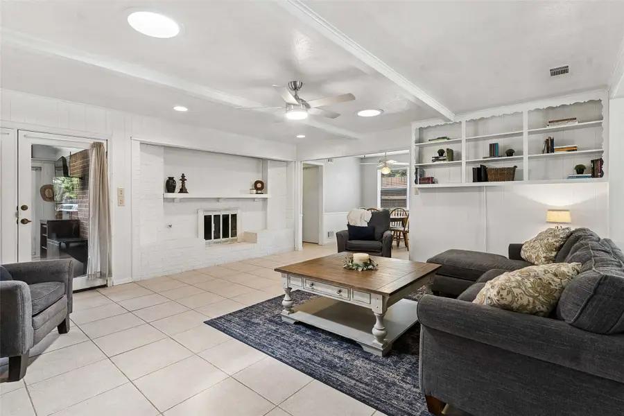 909 Sandalwood Avenue, Richardson, TX 75080 - #2