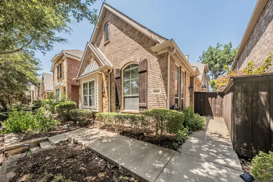 2444 Sunderland Lane, Lewisville, TX 75067 - #2