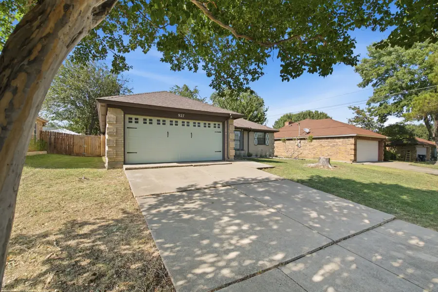 927 Freestone Drive, Arlington, TX 76017 - #2