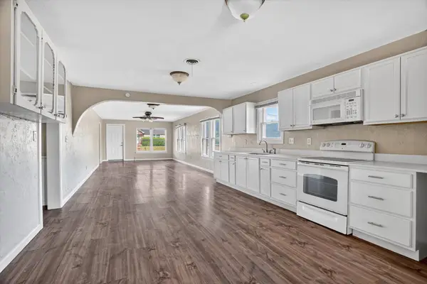 320 & 316 N 2nd Street, Jacksboro, TX 76458