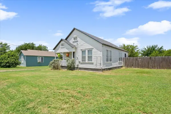 102 Brookshire, Riesel, TX 76682