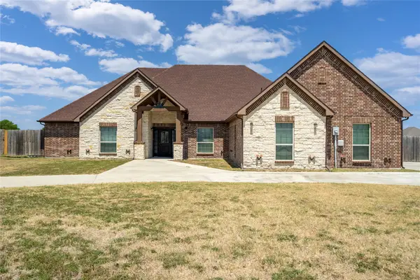 829 Meadow Lark Lane, Red Oak, TX 75154