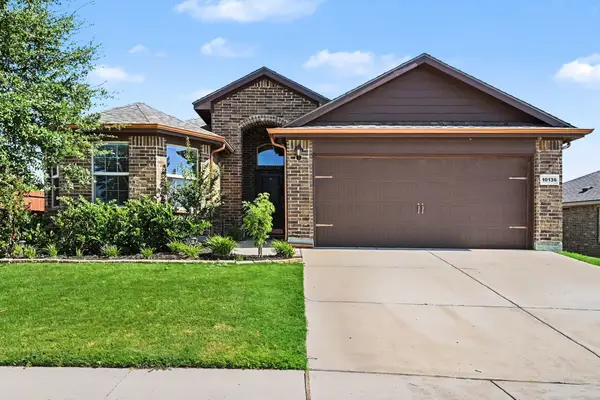 10136 Huntersville Trail, Fort Worth, TX 76108