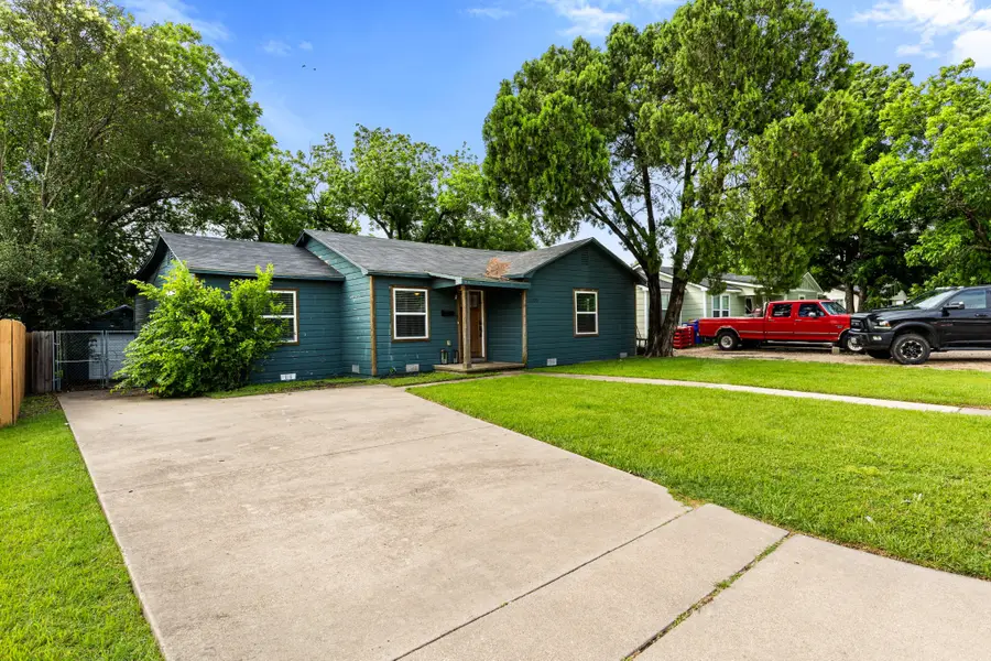 3700 Charlton Avenue, Waco, TX 76711 - #2