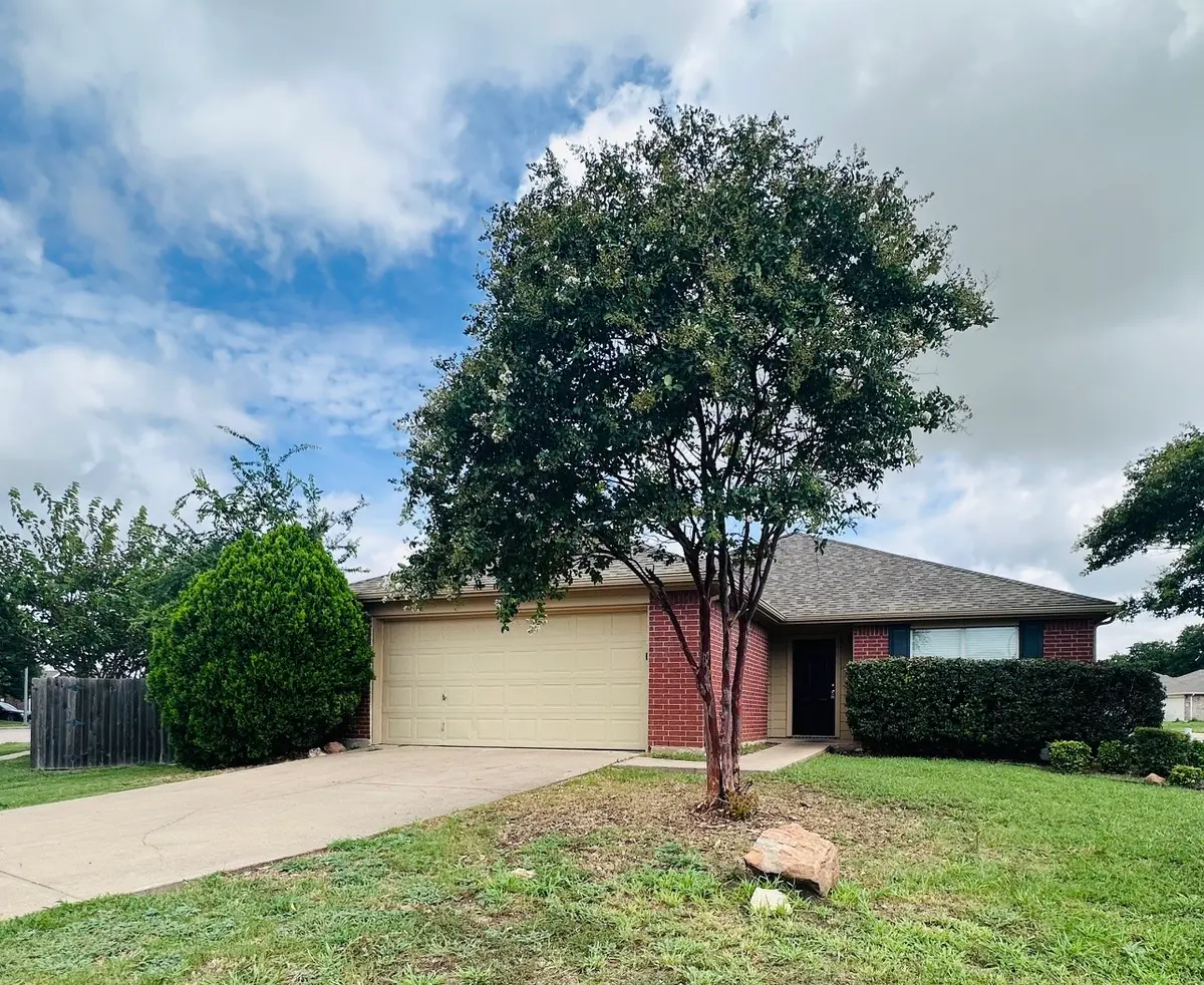 8600 Hawkview Drive, Fort Worth, TX 76179 - #1