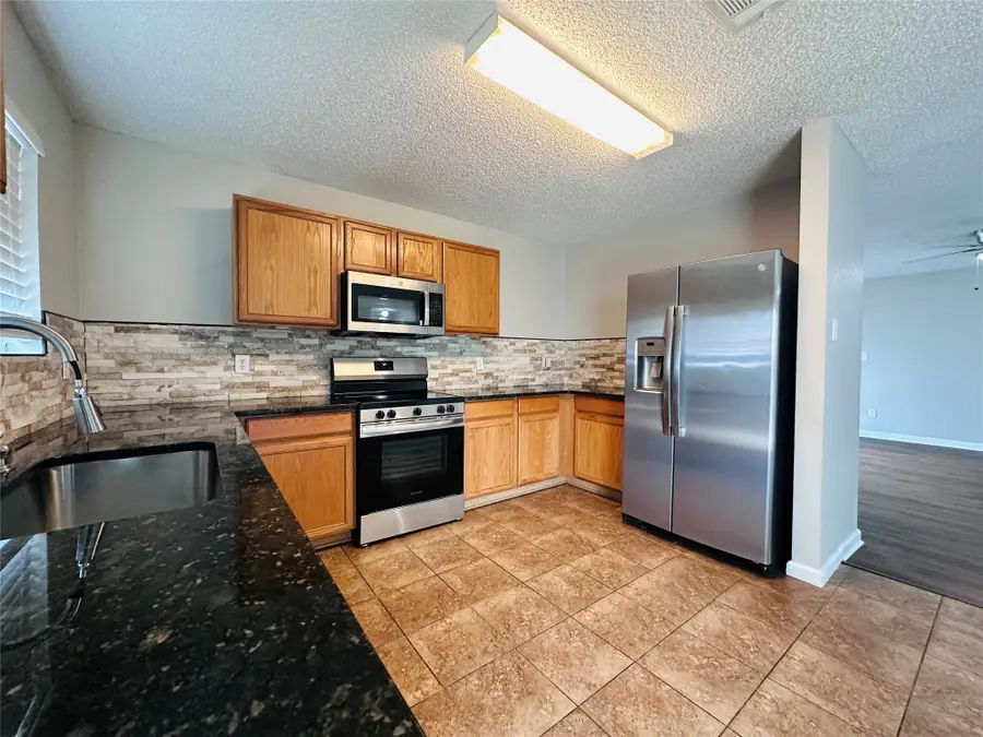 8600 Hawkview Drive, Fort Worth, TX 76179 - #2