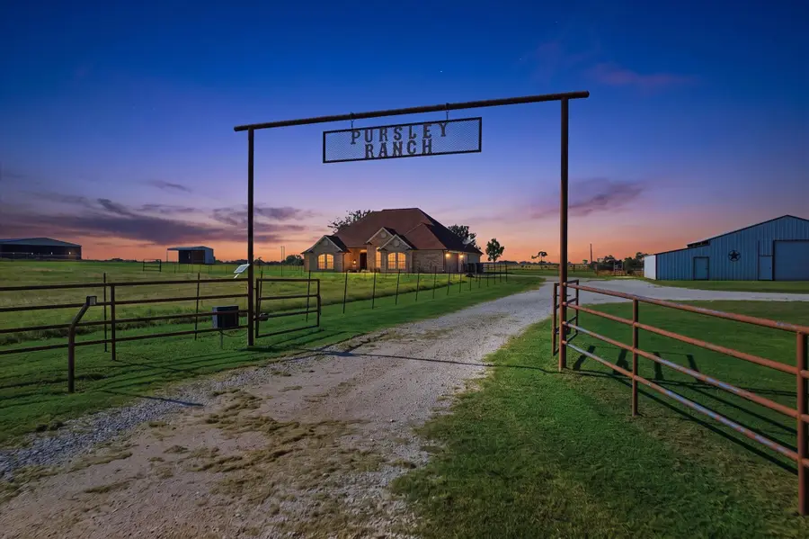 685 W Line Road, Whitesboro, TX 76273 - #2