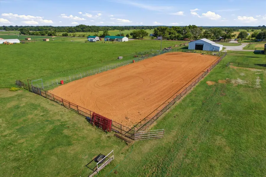 685 W Line Road, Whitesboro, TX 76273 - #3