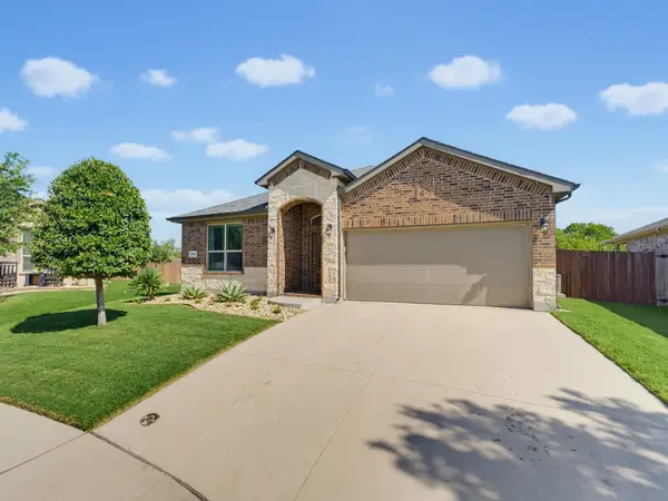 4836 Bronzeleaf Lane, Fort Worth, TX 76179