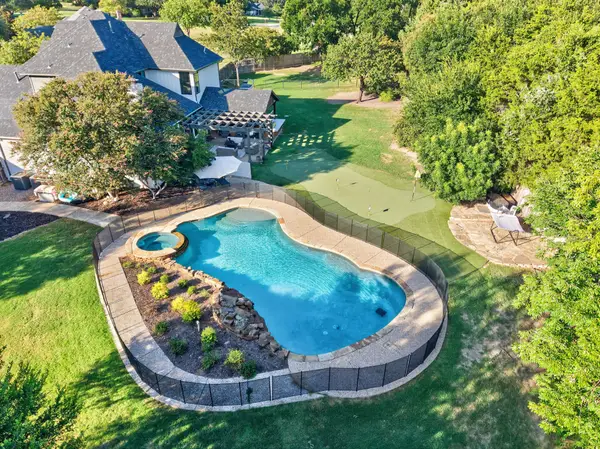 813 Windlake Circle, Heath, TX 75032