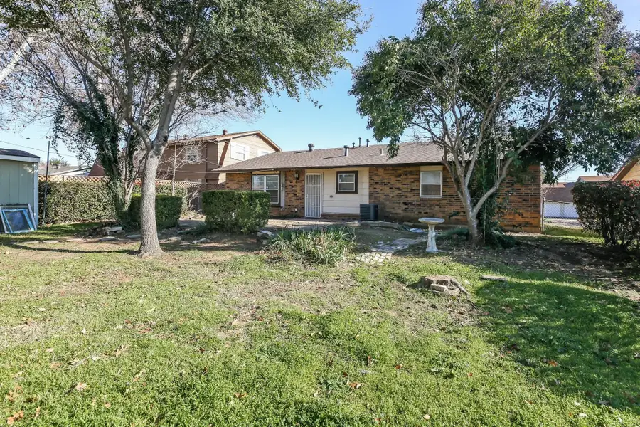 3113 Commonwealth Street, Irving, TX 75062 - #2