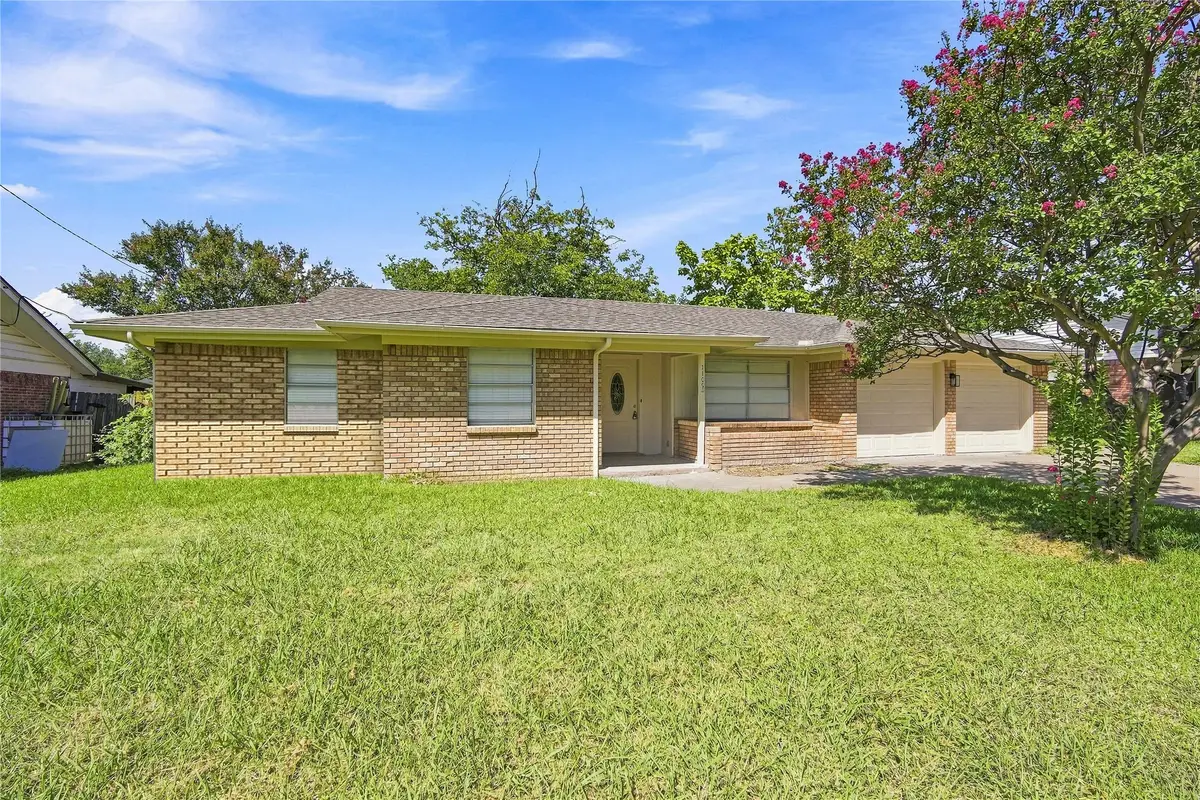 1109 Williamsburg Drive, Ennis, TX 75119 - #1