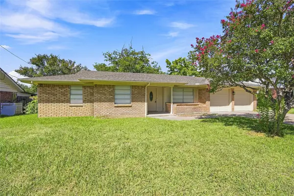 1109 Williamsburg Drive, Ennis, TX 75119