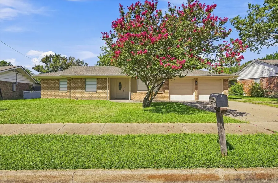 1109 Williamsburg Drive, Ennis, TX 75119 - #2
