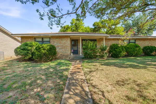 904 Spanish Trail Drive, Granbury, TX 76048