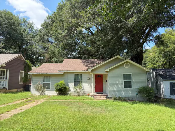2423 Simpson Street, Paris, TX 75460