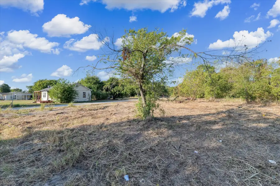 301 N Waco Street, Mart, TX 76664 - #3
