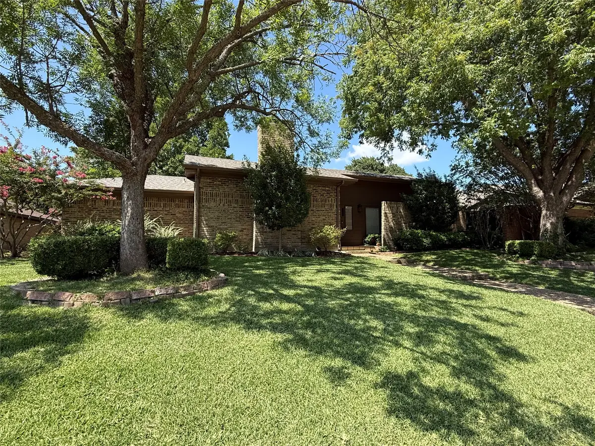 3205 Cross Bend Road, Plano, TX 75023 - #1