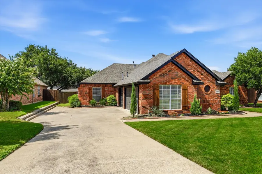115 Honeysuckle Drive, Justin, TX 76247 - #2