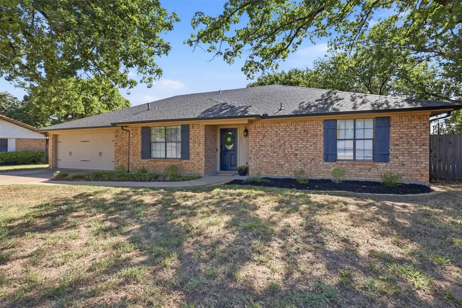 3811 Helmsford Drive, Arlington, TX 76016 - #2