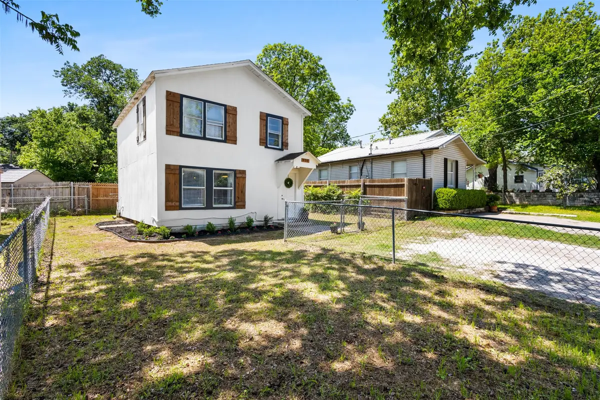 408 E Baylor Street, Weatherford, TX 76086 - #1