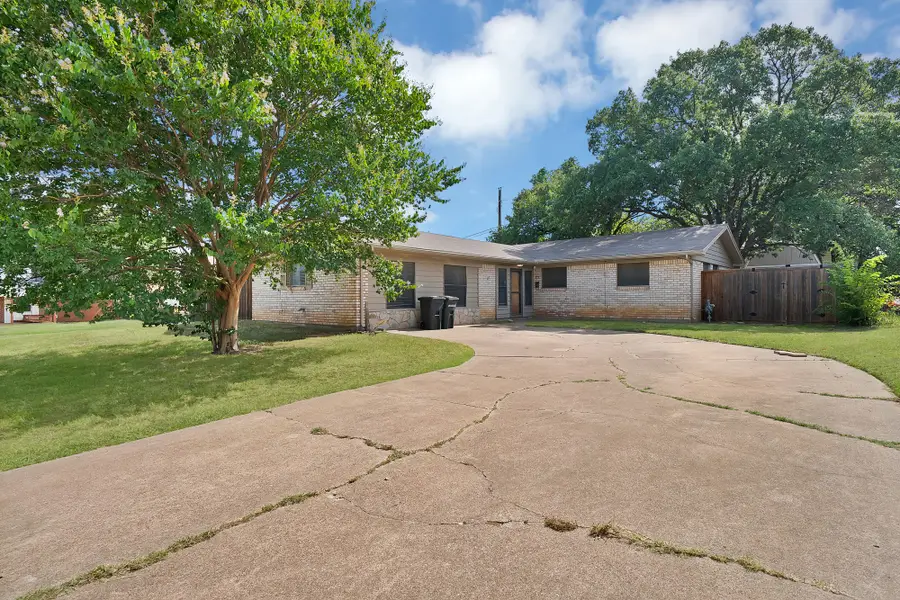 509 Henslee Drive, Euless, TX 76040 - #2