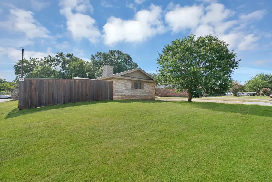 509 Henslee Drive, Euless, TX 76040 - #3