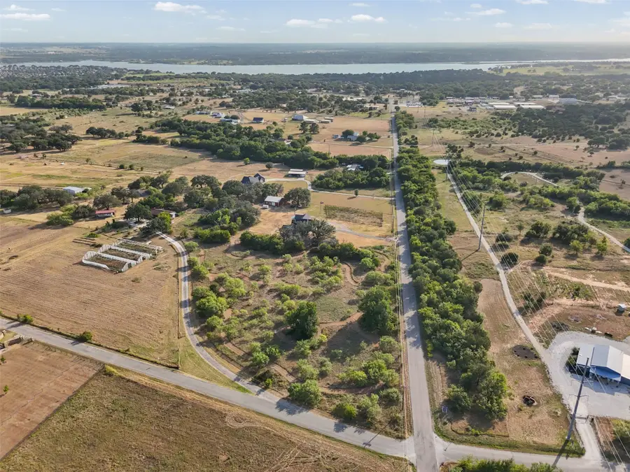 325 Bolton Rd, Granbury, TX 76049 - #2