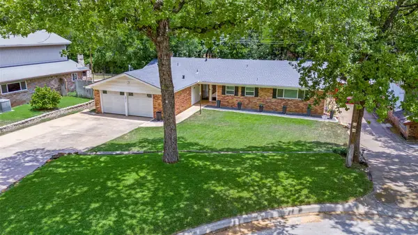 511 Westcliff Drive, Euless, TX 76040