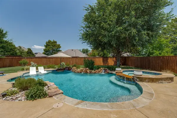 5731 Chateau Drive, Sachse, TX 75048