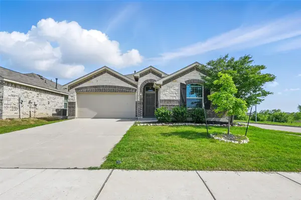 837 Amberwood Court, Fort Worth, TX 76052