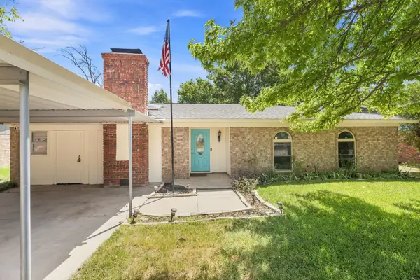6800 Echo Hill Drive, Watauga, TX 76148