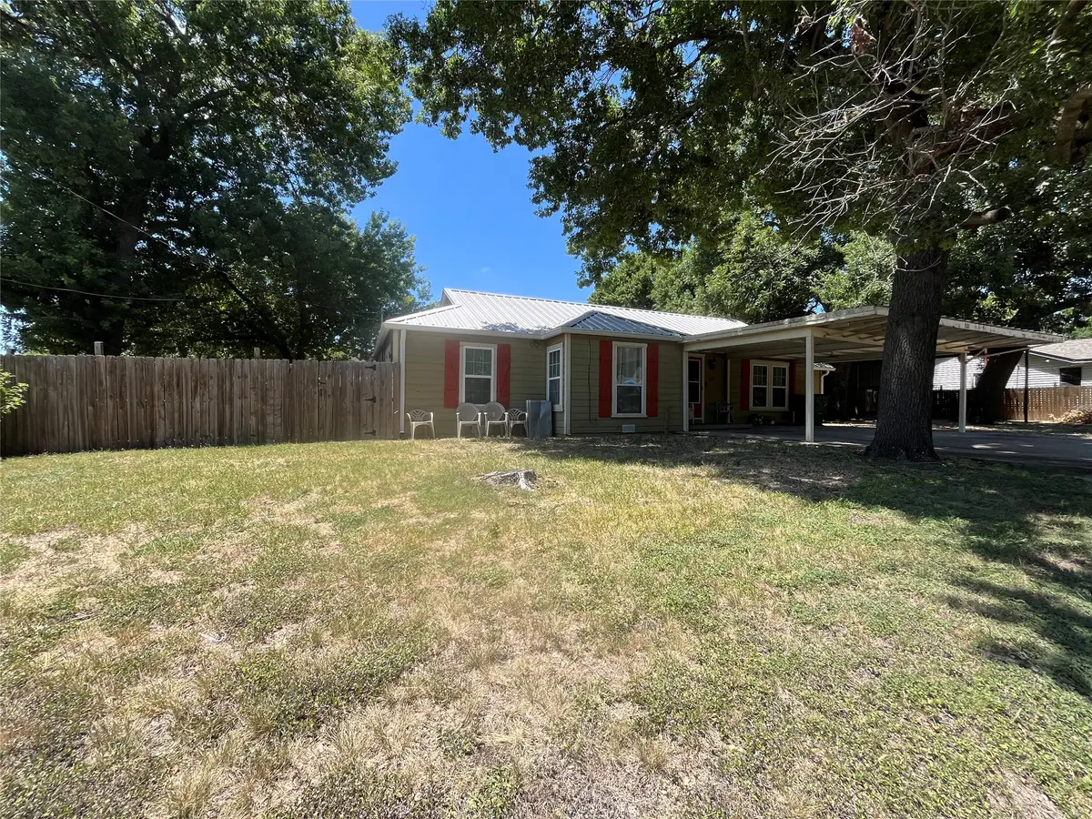 301 Briggs Street, Waxahachie, TX 75165 - #1