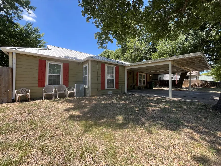 301 Briggs Street, Waxahachie, TX 75165 - #2