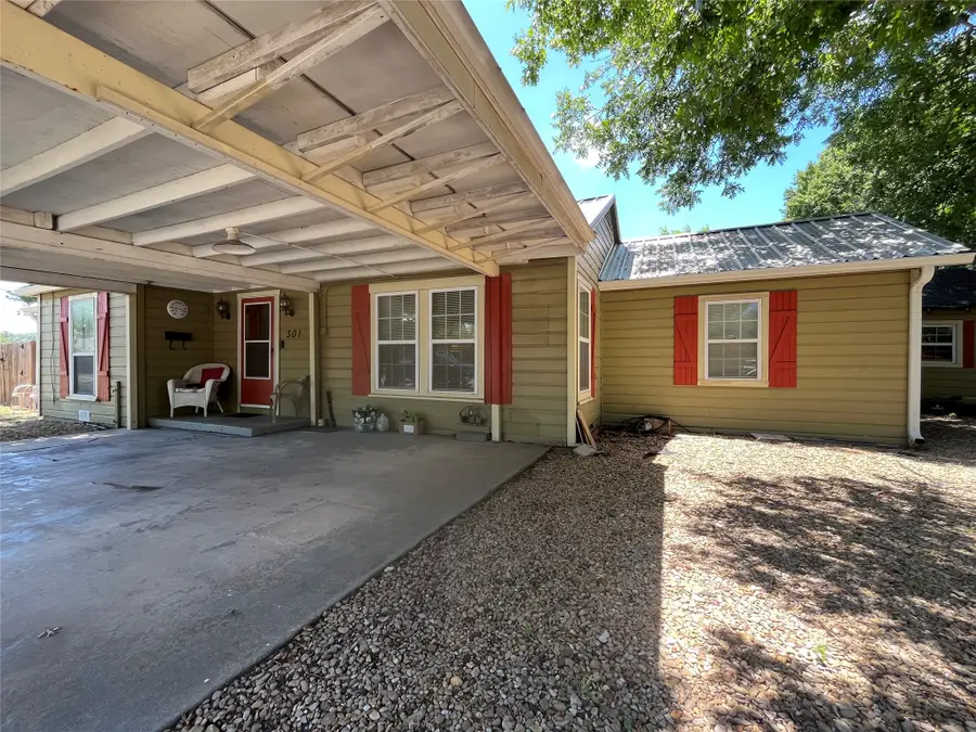 301 Briggs Street, Waxahachie, TX 75165 - #3