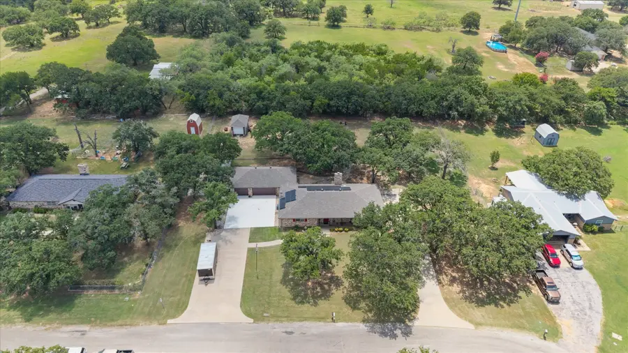 902 Greenbriar Drive, Joshua, TX 76058 - #3