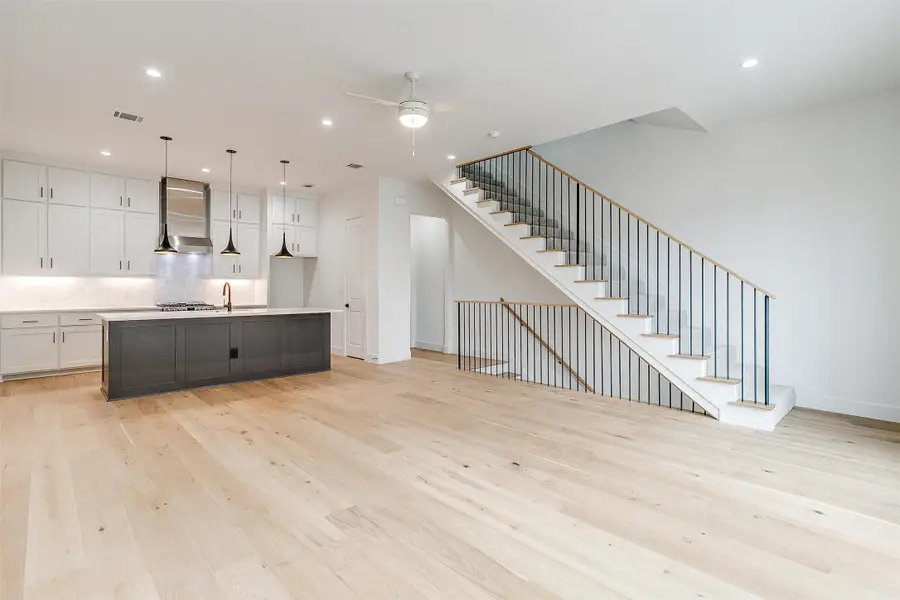 135 Thornton Street, Arlington, TX 76013 - #2